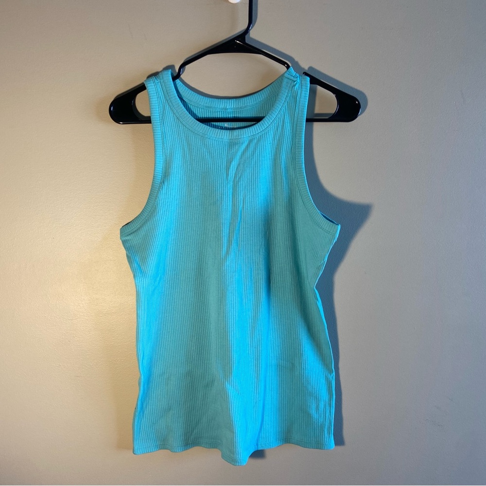 Ribbed tank